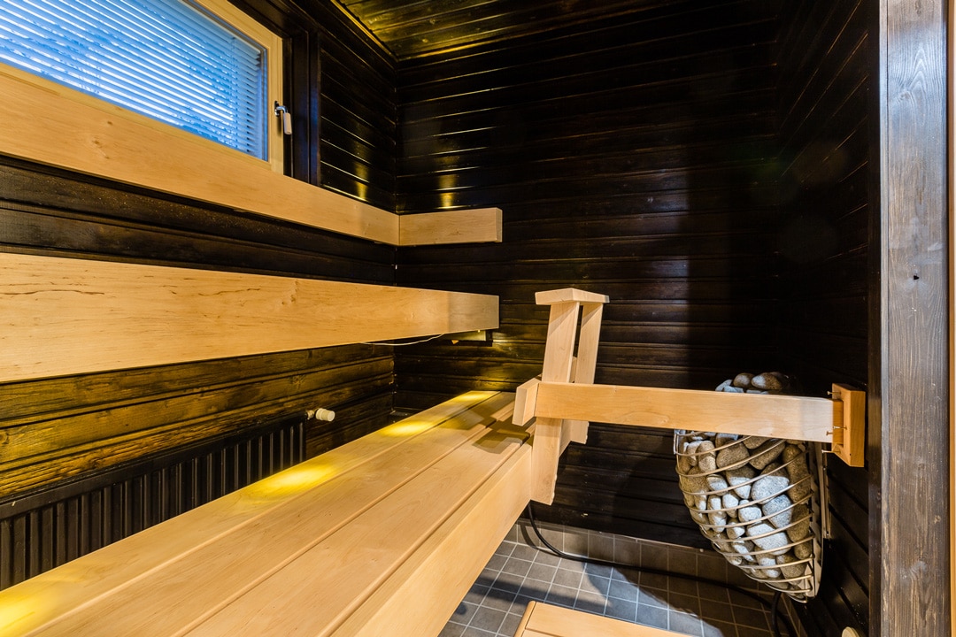 KotiValkonen_tumma-sauna-remontti
